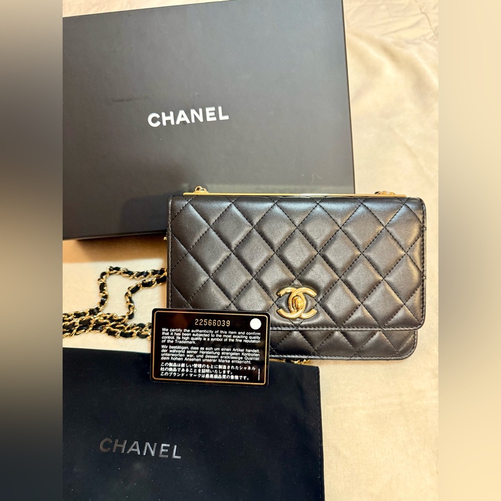 CHANEL Soft Leather Purse ๐ฅ - Picture 2 of 16